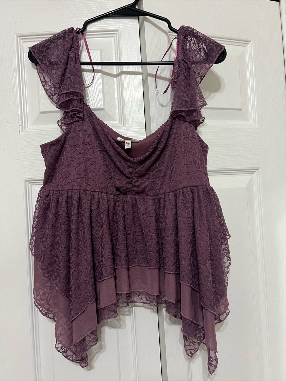 Lace Ruffle Handkerchief Hem Tank Top - Plum